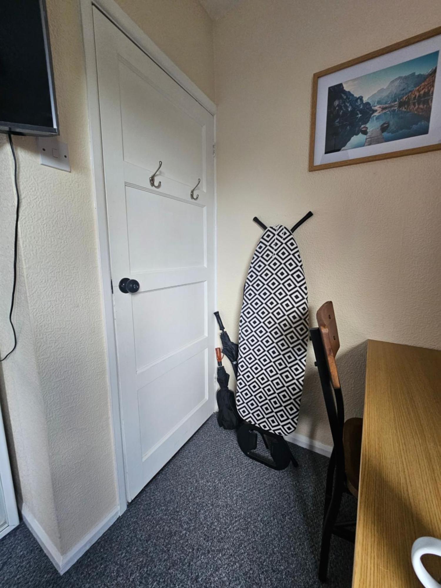 Double Bedroom Located Close To Manchester Airport Wythenshawe Exterior foto
